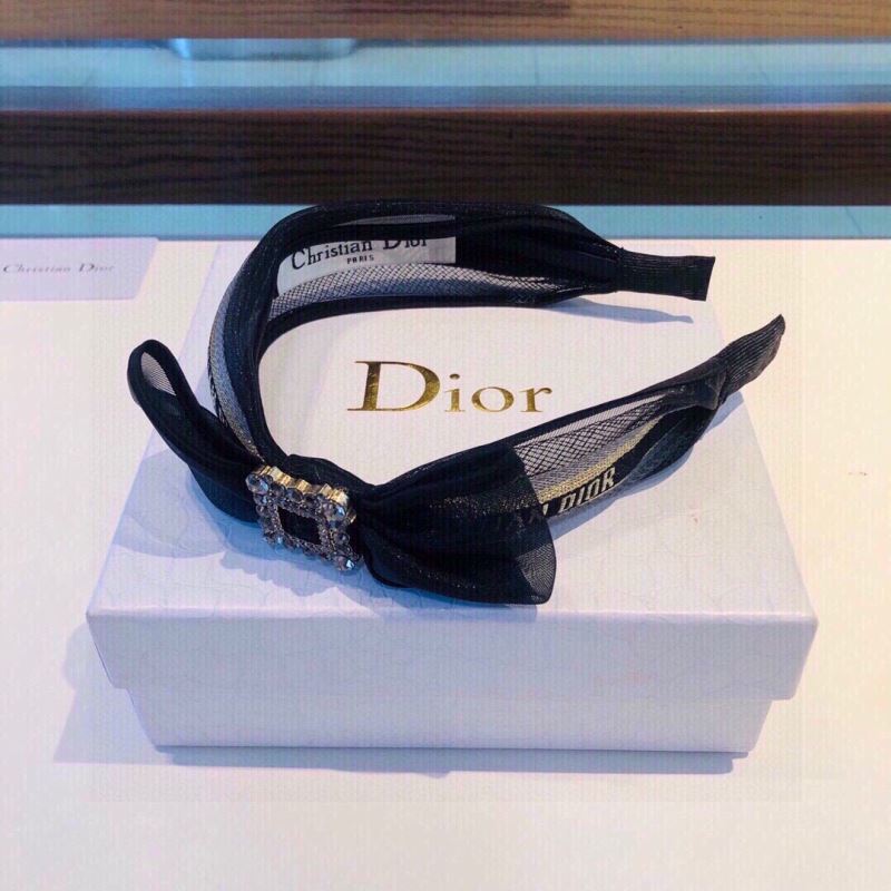 CHRISTIAN DIOR